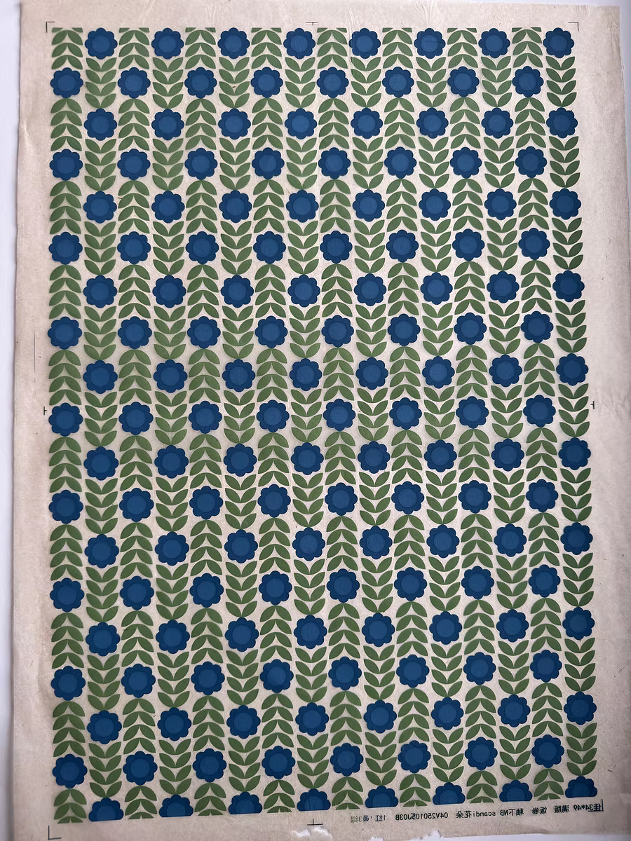 נייר העברה תחת גלזורה של קרמיקה - פרחוני סקנדינבי